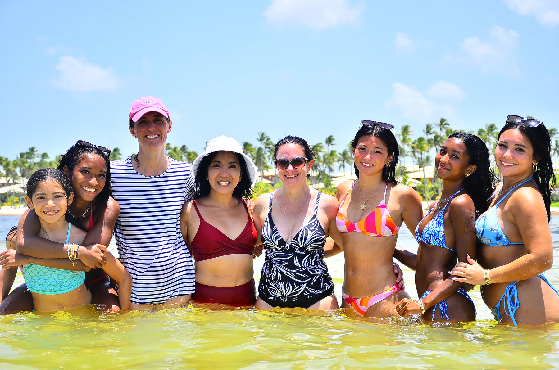 Sesión de vacaciones con escenario tropical y mar Caribe