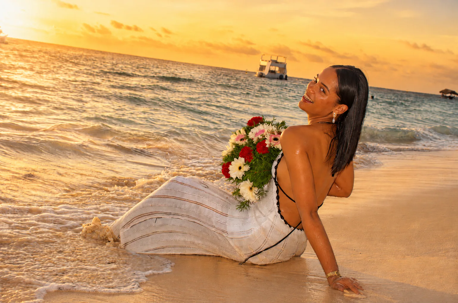 Retrato profesional con flores durante el atardecer